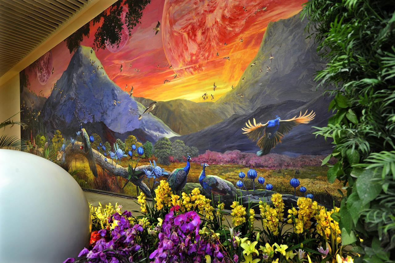 Howard Johnson Flower City Hotel Куньмин Экстерьер фото